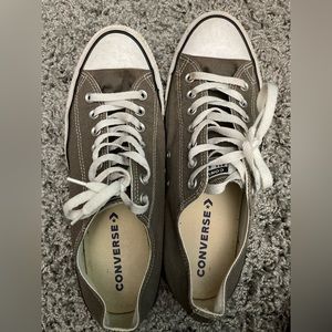 Converse all star grey low tops Men’s size 11